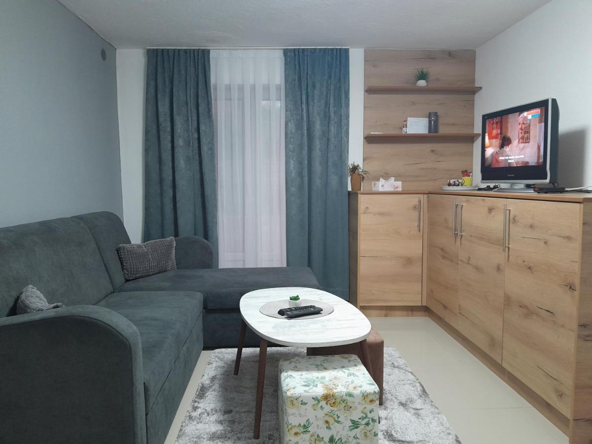 Apartmani Bet Gradacac 1 Maj Broj 24 Εξωτερικό φωτογραφία